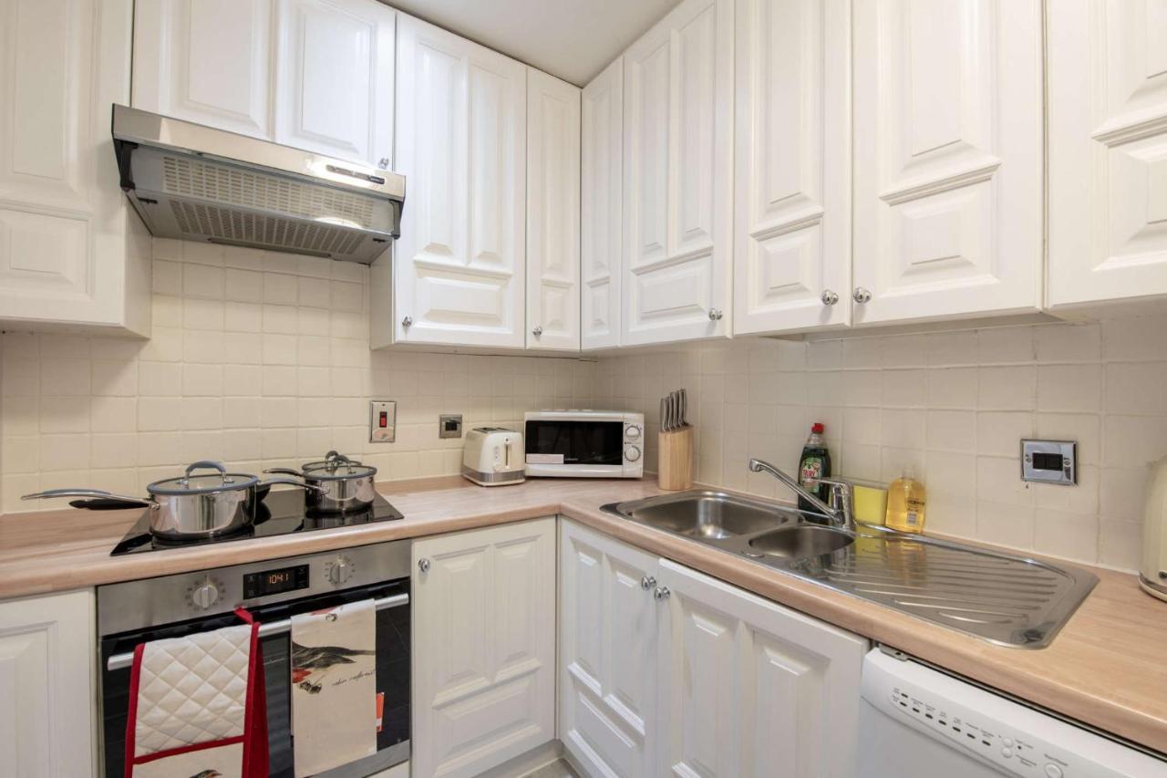 לונדון Somerset Court Kensington Apartments מראה חיצוני תמונה