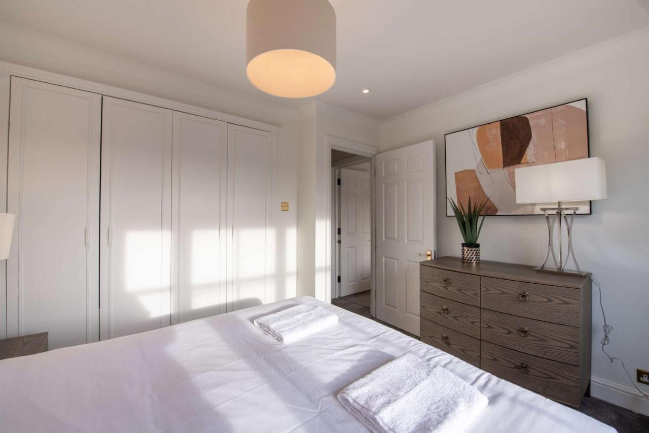 לונדון Somerset Court Kensington Apartments מראה חיצוני תמונה